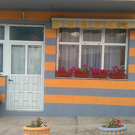 Guest House "Aylin" モスタル エクステリア 写真