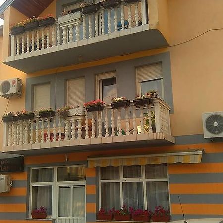 Guest House "Aylin" モスタル エクステリア 写真