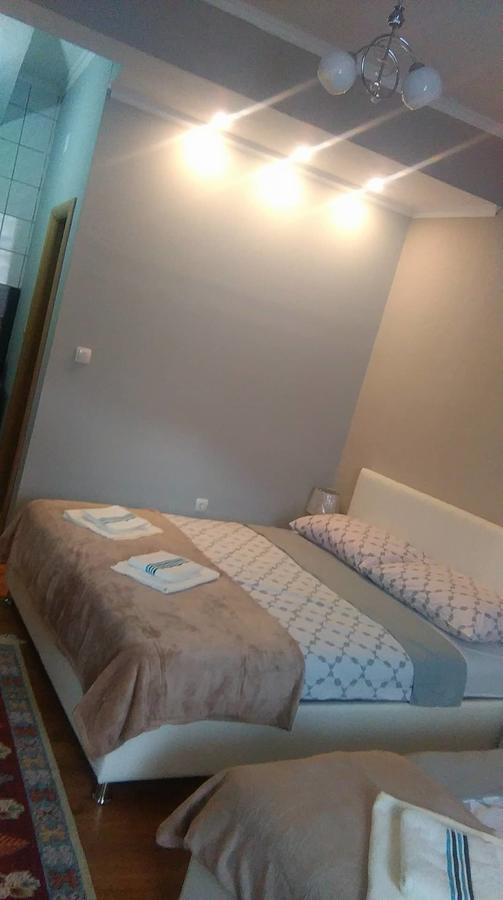 Guest House "Aylin" モスタル エクステリア 写真