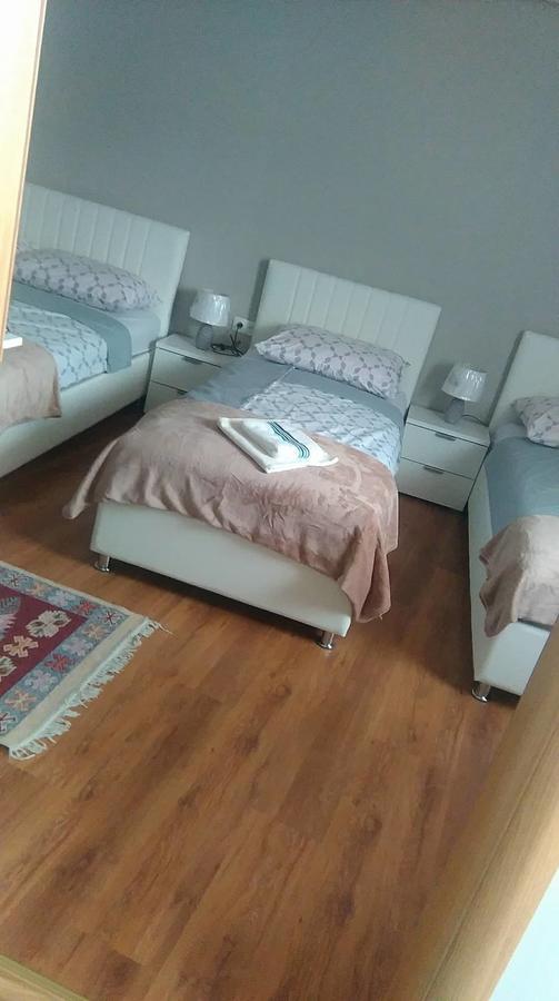 Guest House "Aylin" モスタル エクステリア 写真